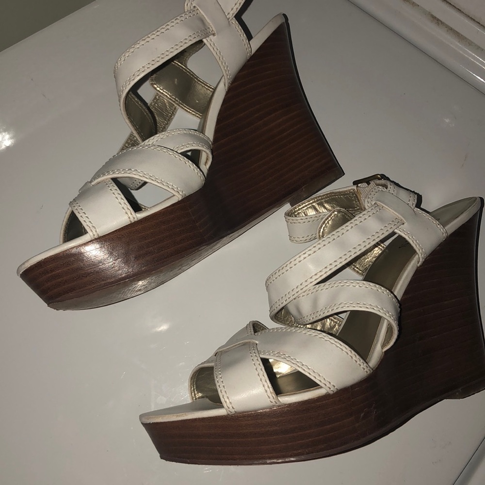 Shoes - Picture 2 of 4